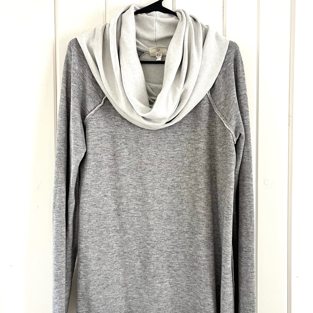Mjs Swimwear Activewear Gray And Cream Cowl Sweater, Sz View 2